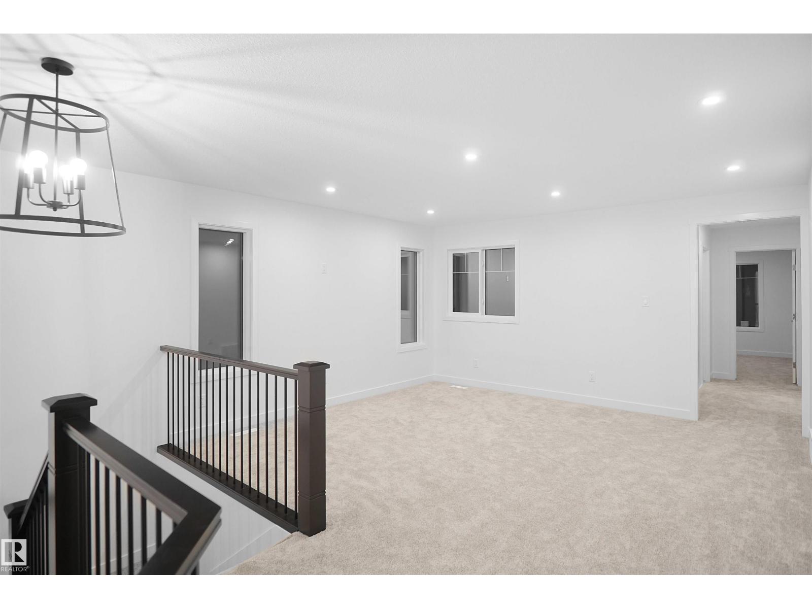 Photo 4 of 20608 27 Av Nw, Edmonton AB