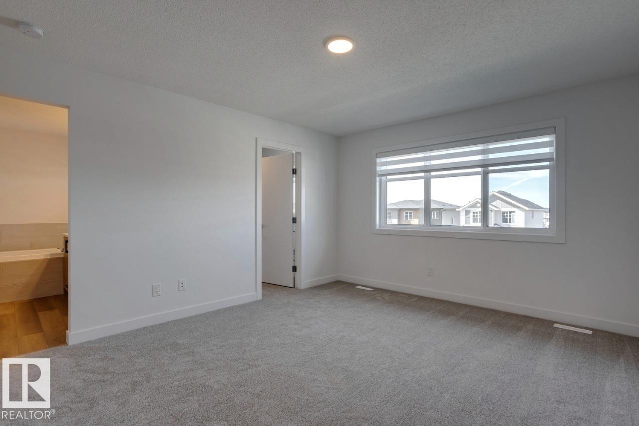 Photo 2 of 19019 20 Av Nw, Edmonton AB