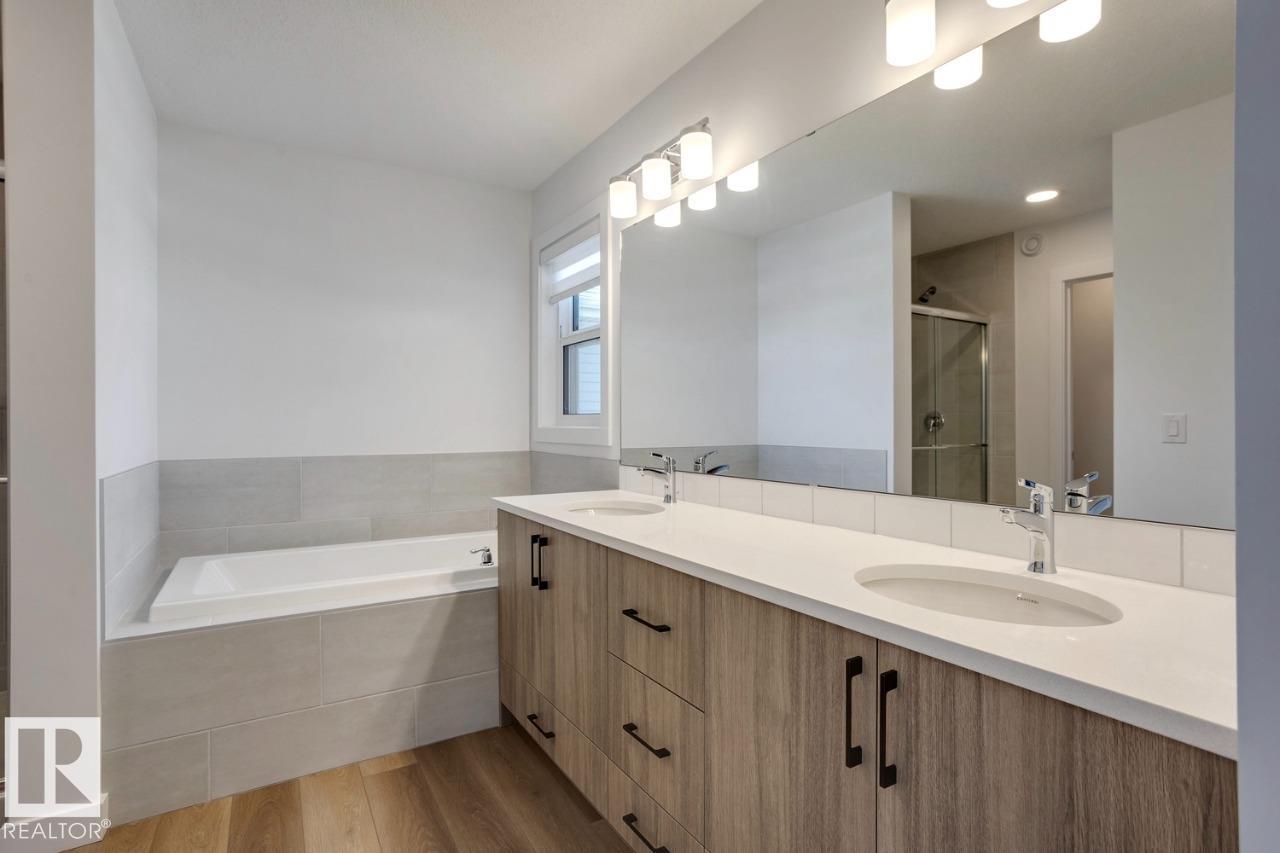 Photo 32 of 19019 20 Av Nw, Edmonton AB