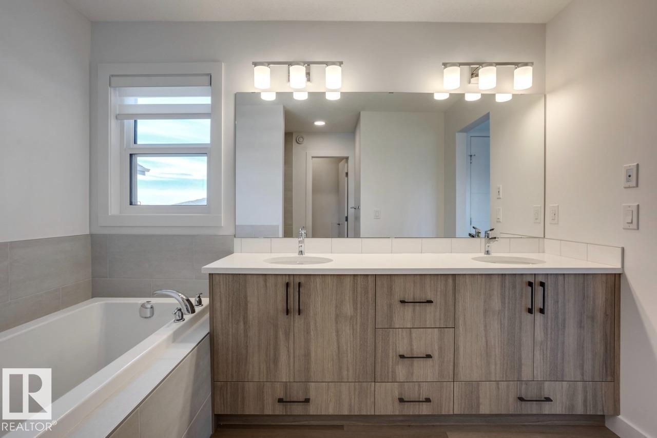 Photo 21 of 19019 20 Av Nw, Edmonton AB