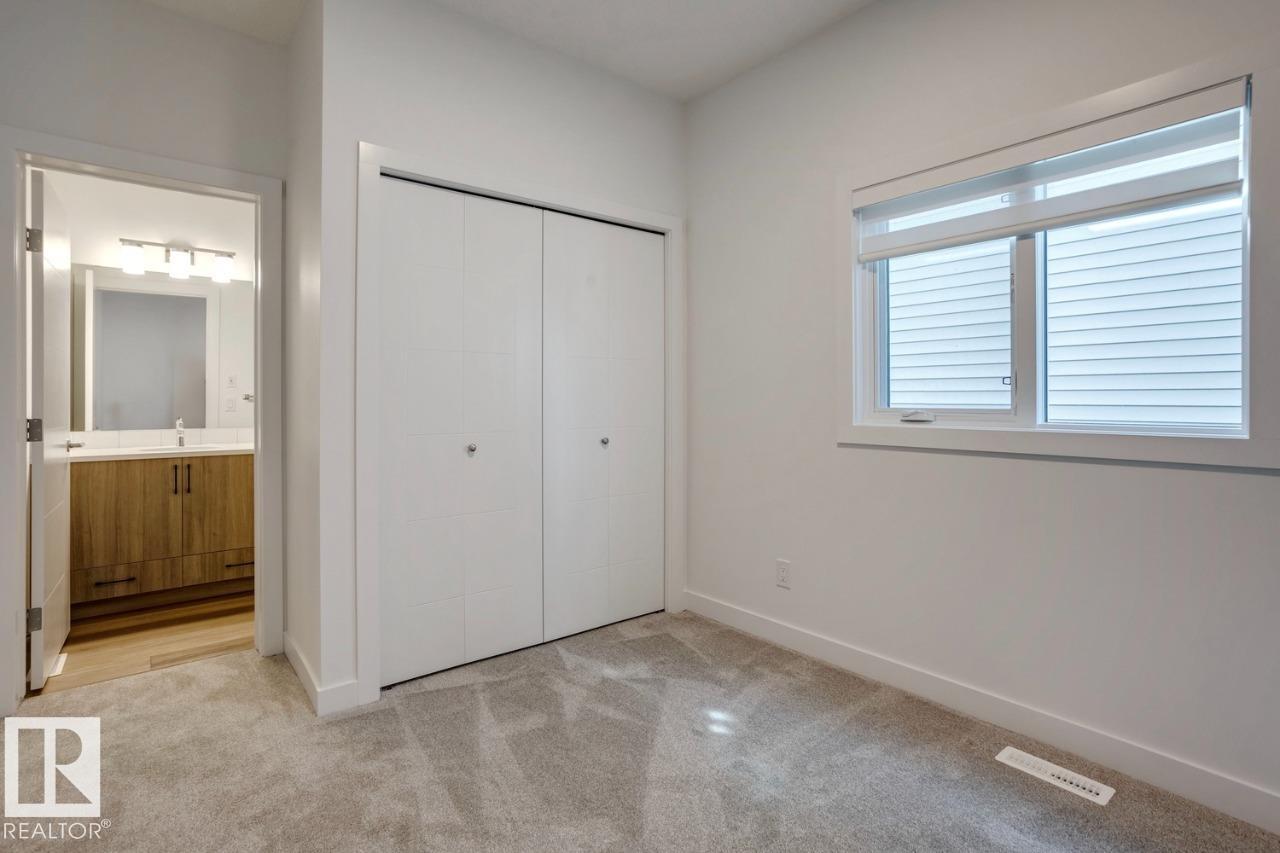 Photo 22 of 19019 20 Av Nw, Edmonton AB