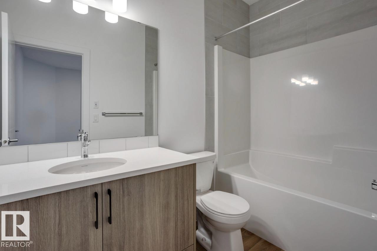 Photo 10 of 19019 20 Av Nw, Edmonton AB