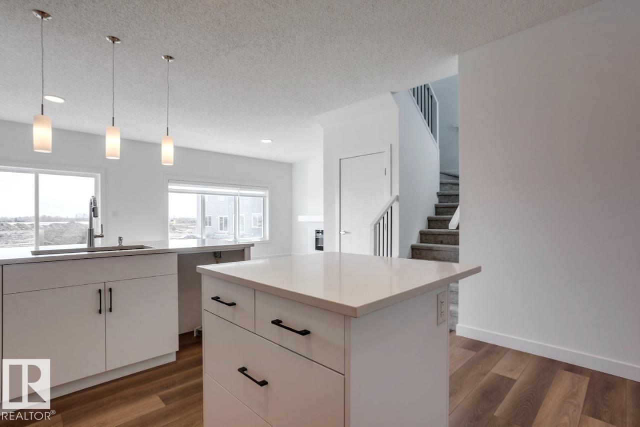 Photo 25 of 19019 20 Av Nw, Edmonton AB