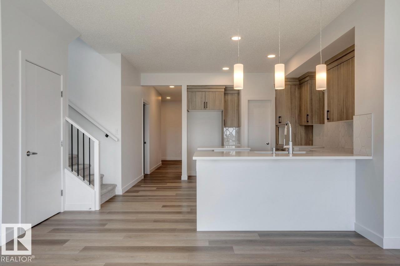 Photo 26 of 19019 20 Av Nw, Edmonton AB