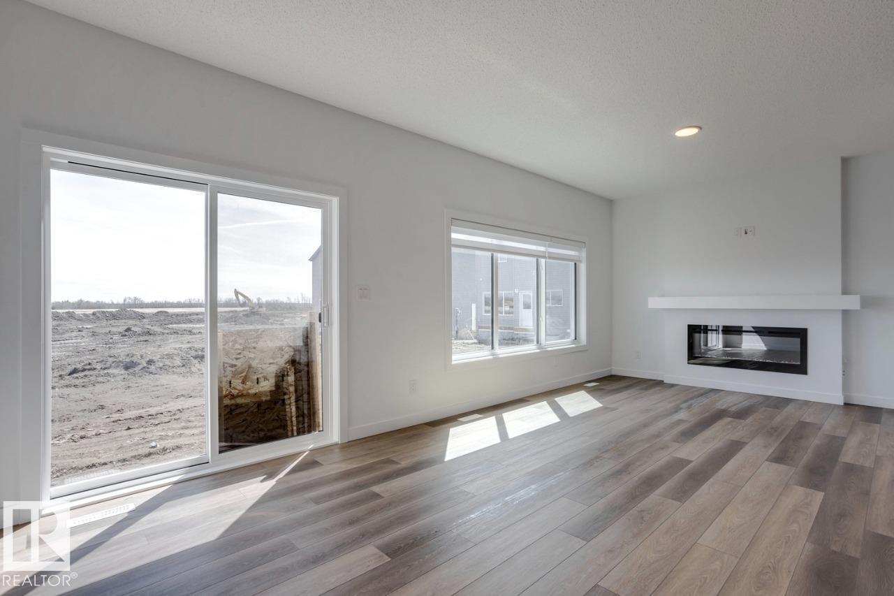 Photo 9 of 19019 20 Av Nw, Edmonton AB