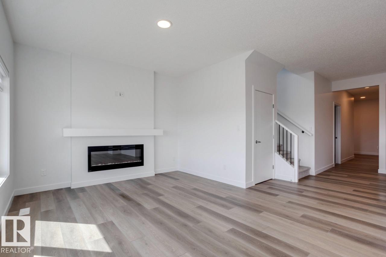 Photo 1 of 19019 20 Av Nw, Edmonton AB