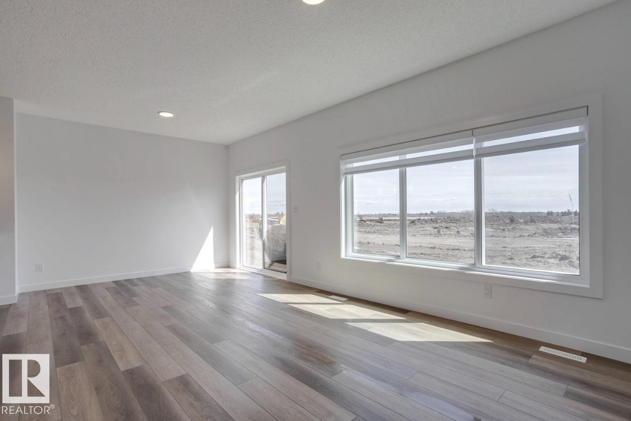 Photo 13 of 19019 20 Av Nw, Edmonton AB