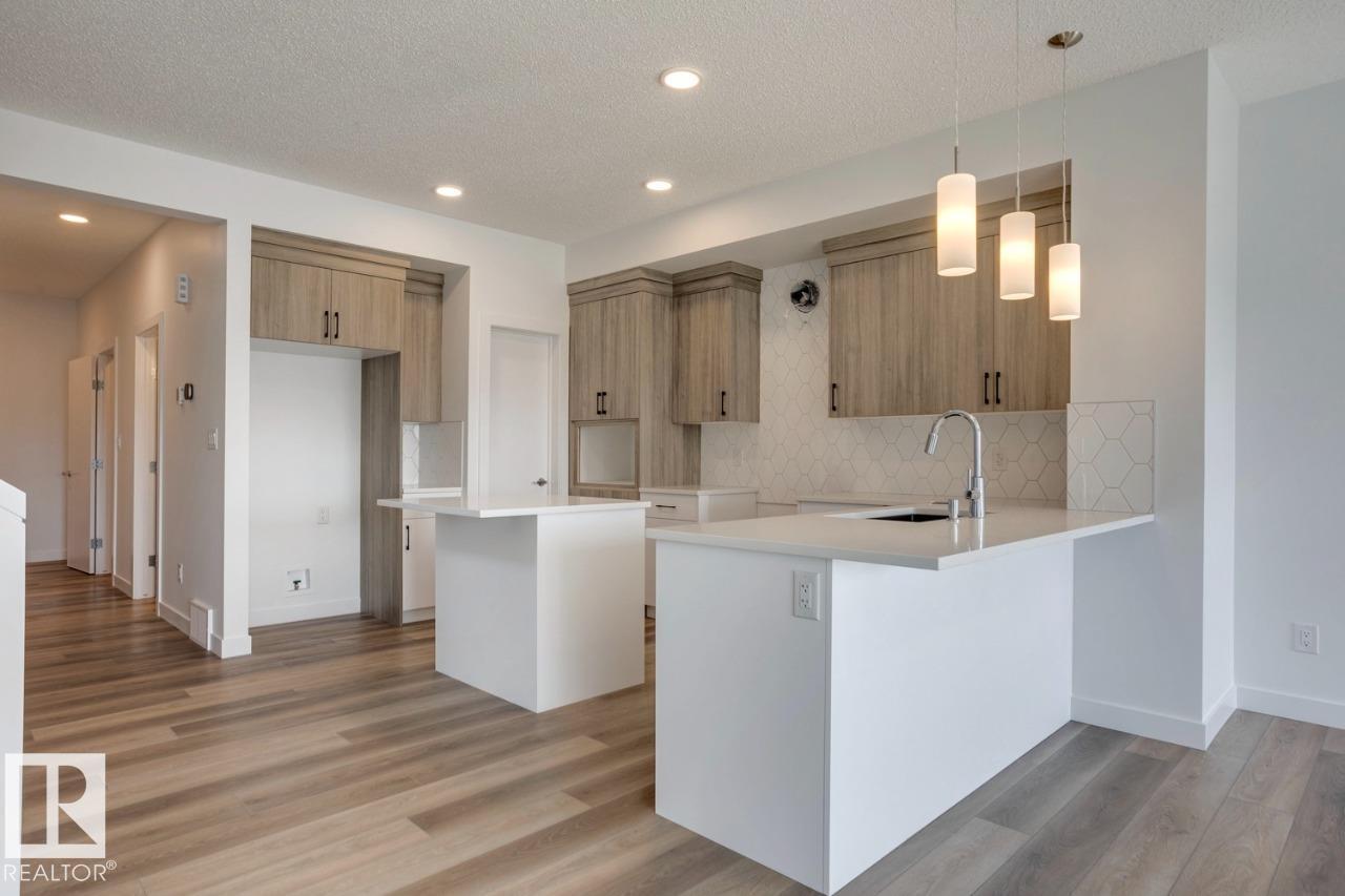 Photo 29 of 19019 20 Av Nw, Edmonton AB