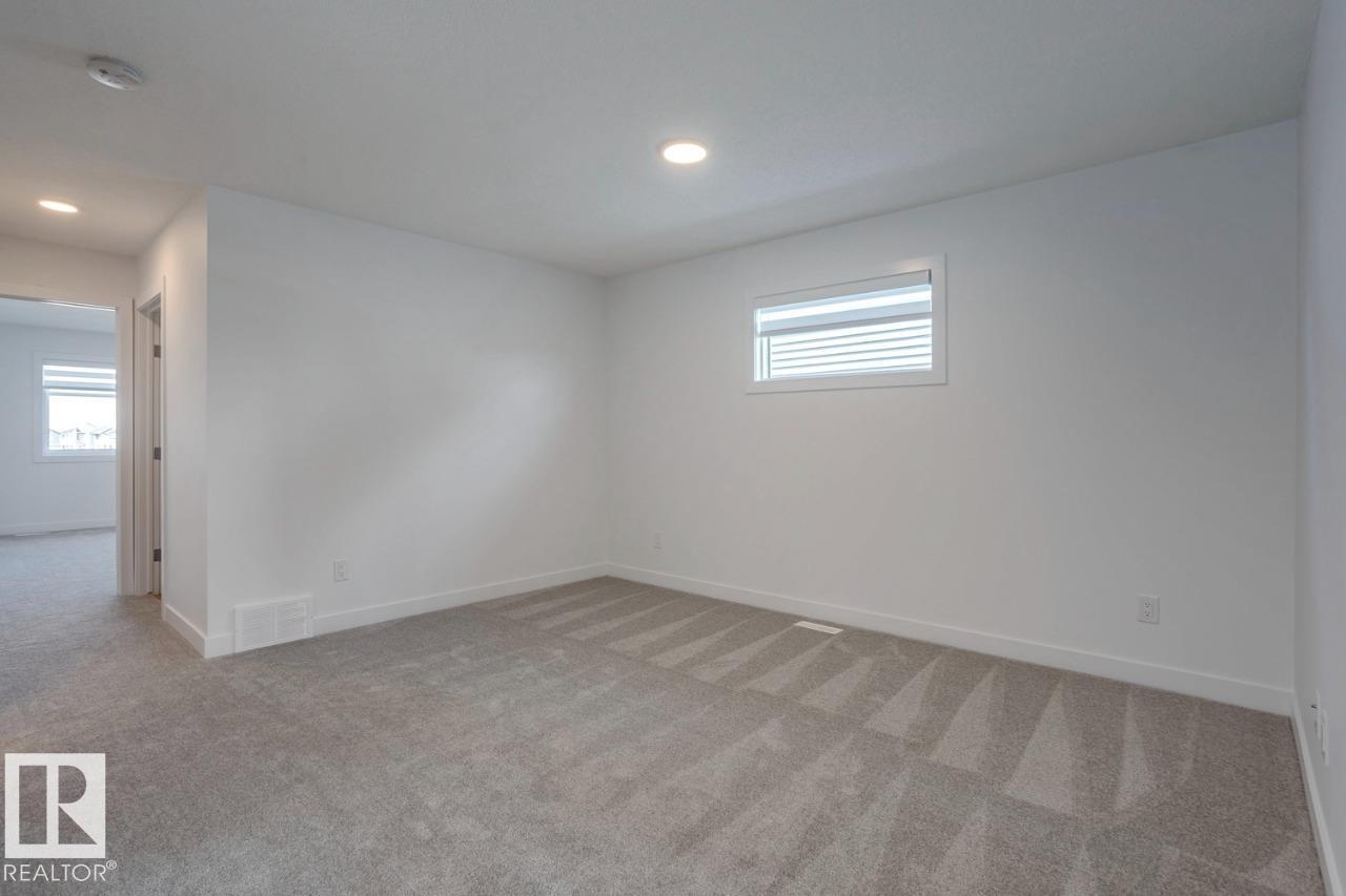 Photo 14 of 19019 20 Av Nw, Edmonton AB
