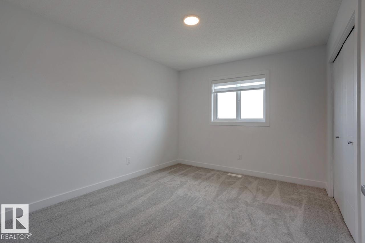 Photo 3 of 19019 20 Av Nw, Edmonton AB