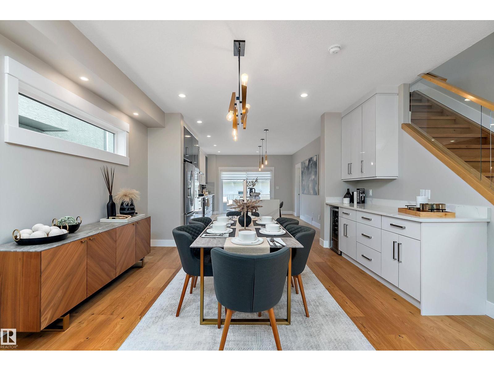 Photo 10 of 8422 117 St Nw, Edmonton AB