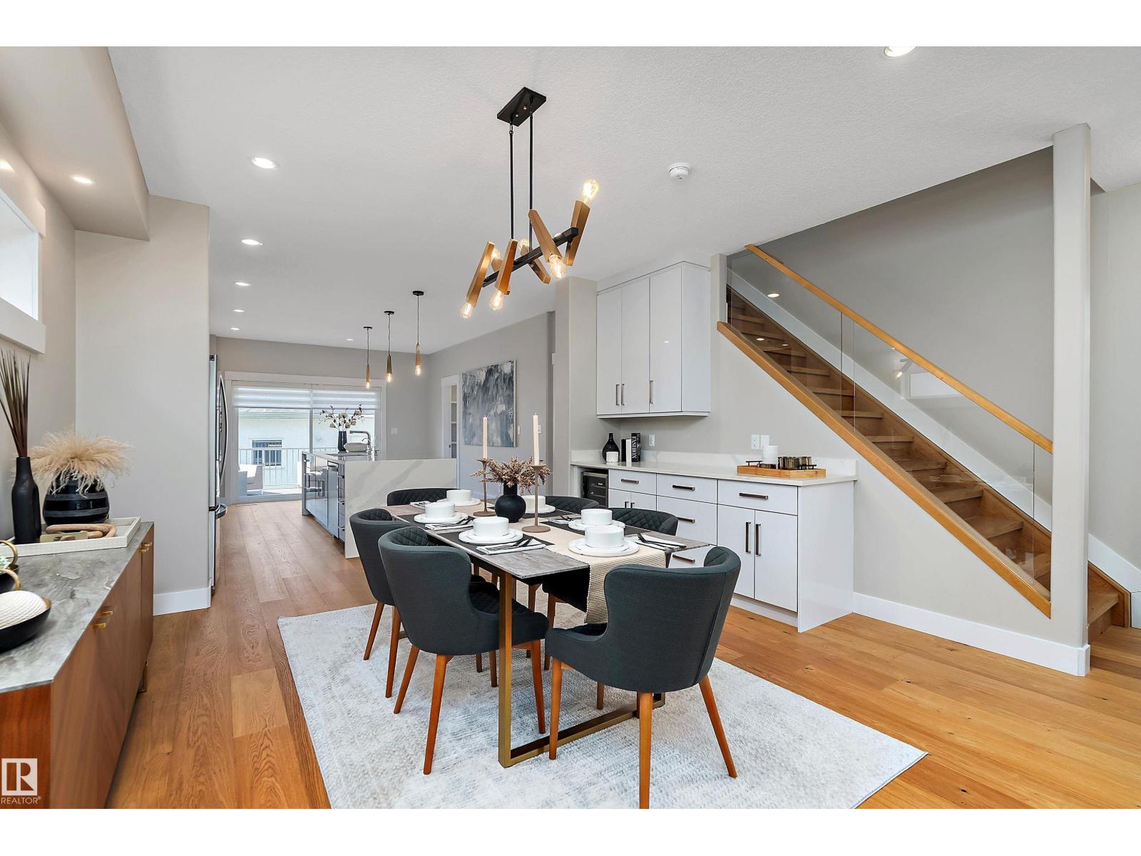 Photo 11 of 8422 117 St Nw, Edmonton AB