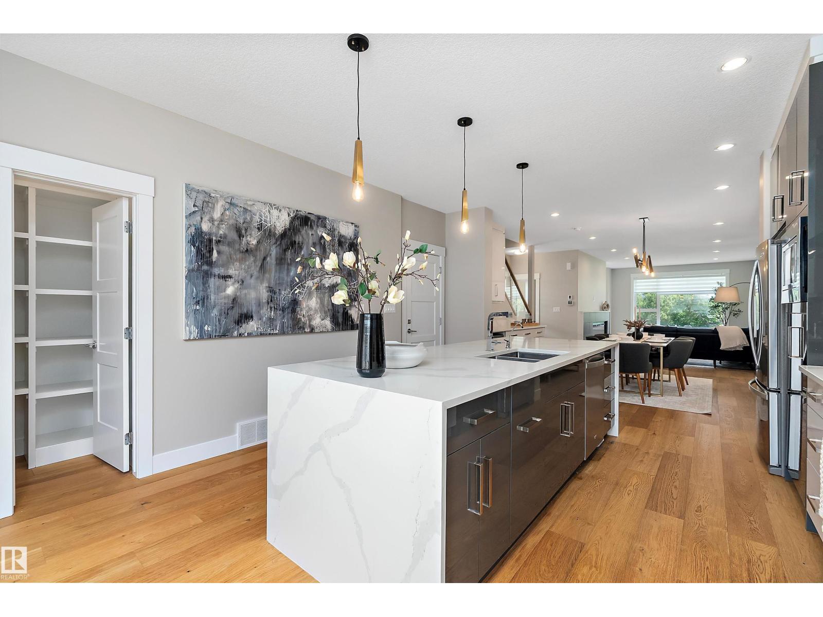 Photo 19 of 8422 117 St Nw, Edmonton AB