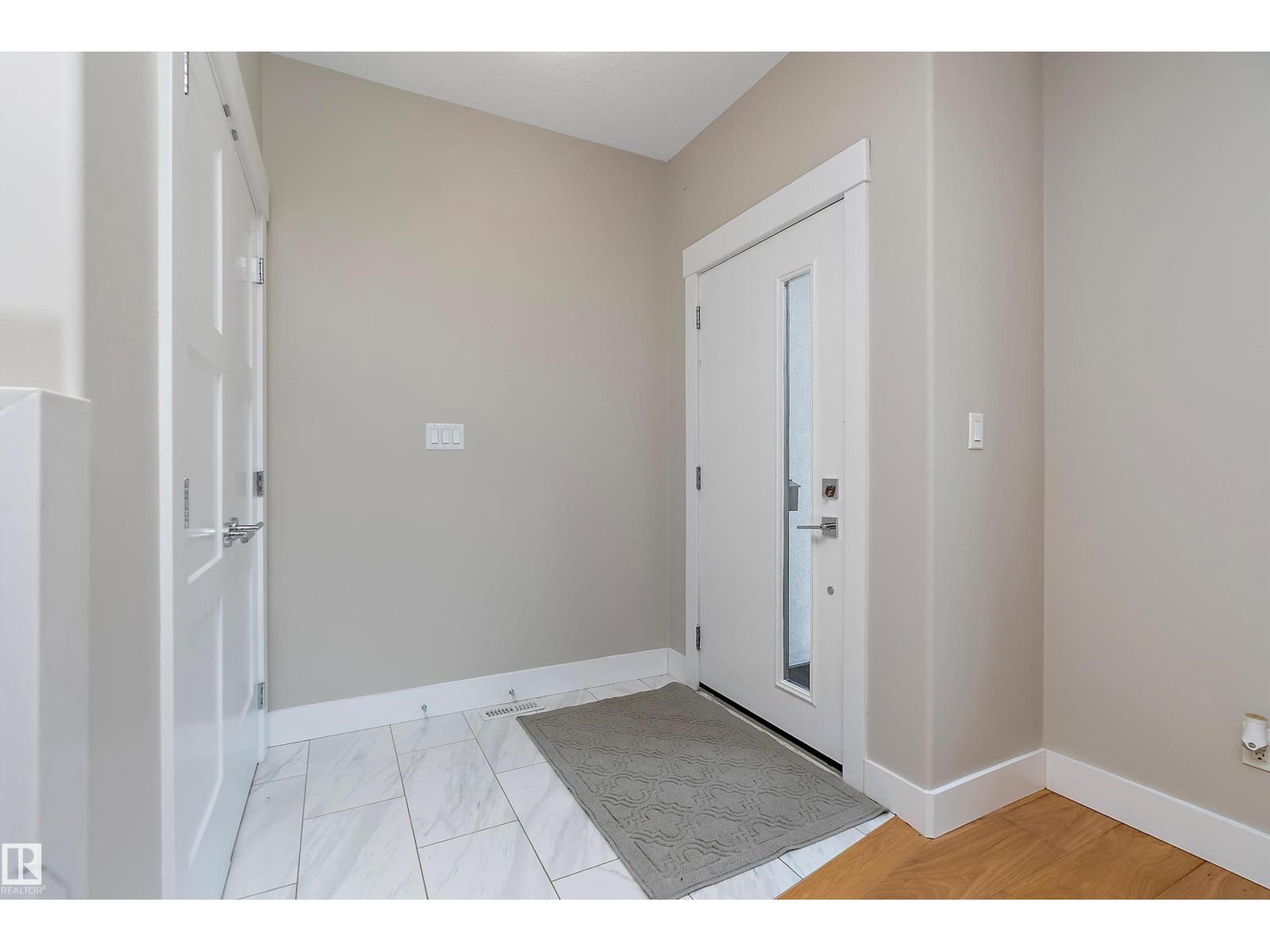Photo 2 of 8422 117 St Nw, Edmonton AB