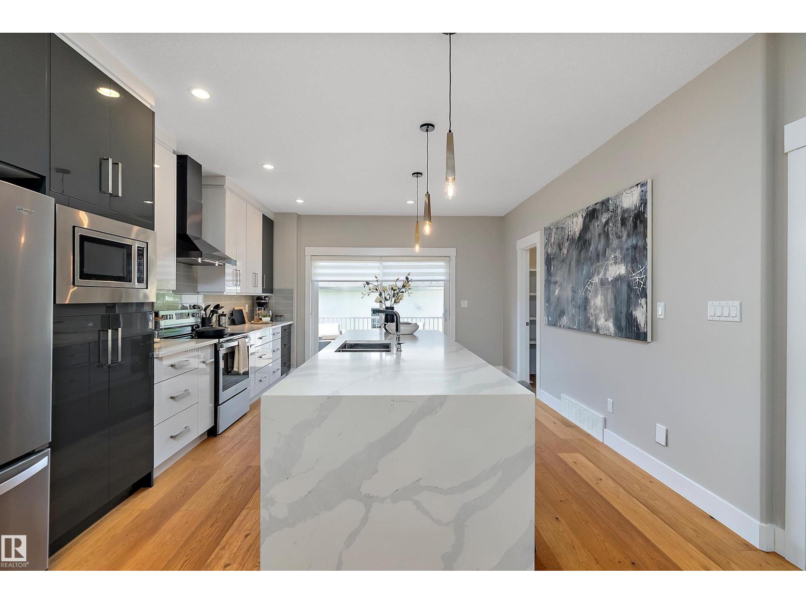 Photo 20 of 8422 117 St Nw, Edmonton AB
