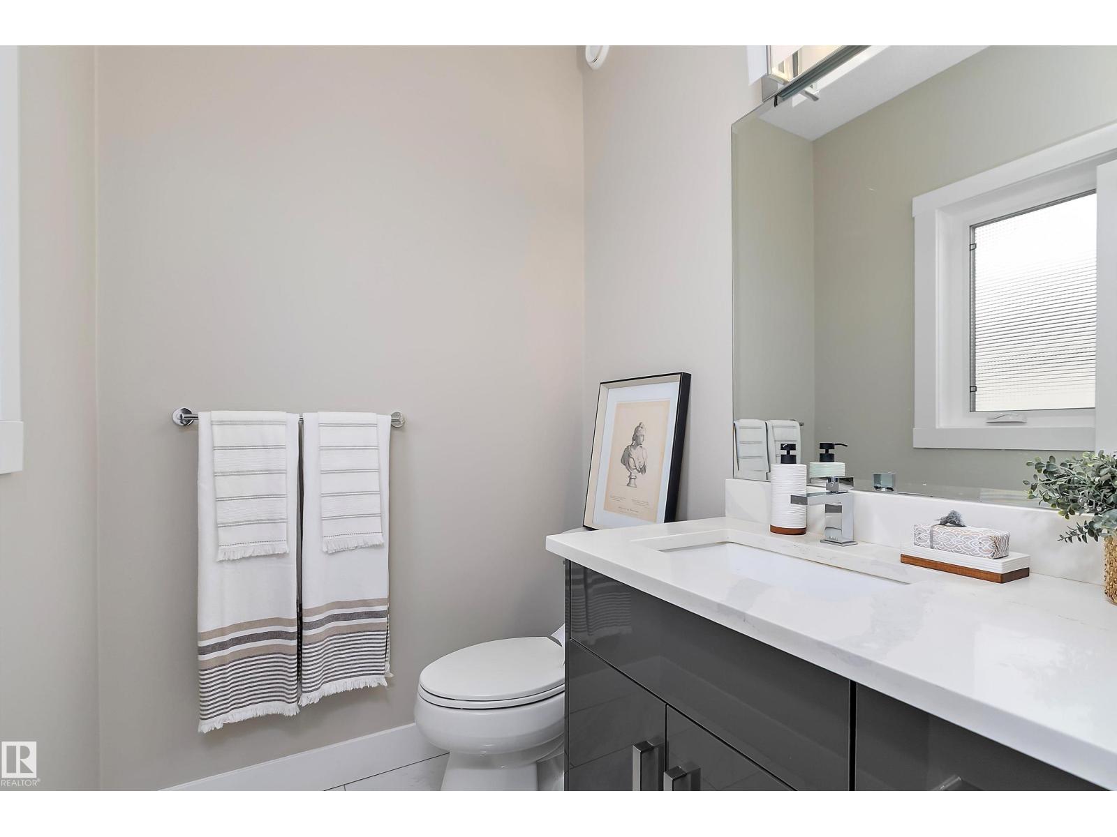 Photo 21 of 8422 117 St Nw, Edmonton AB