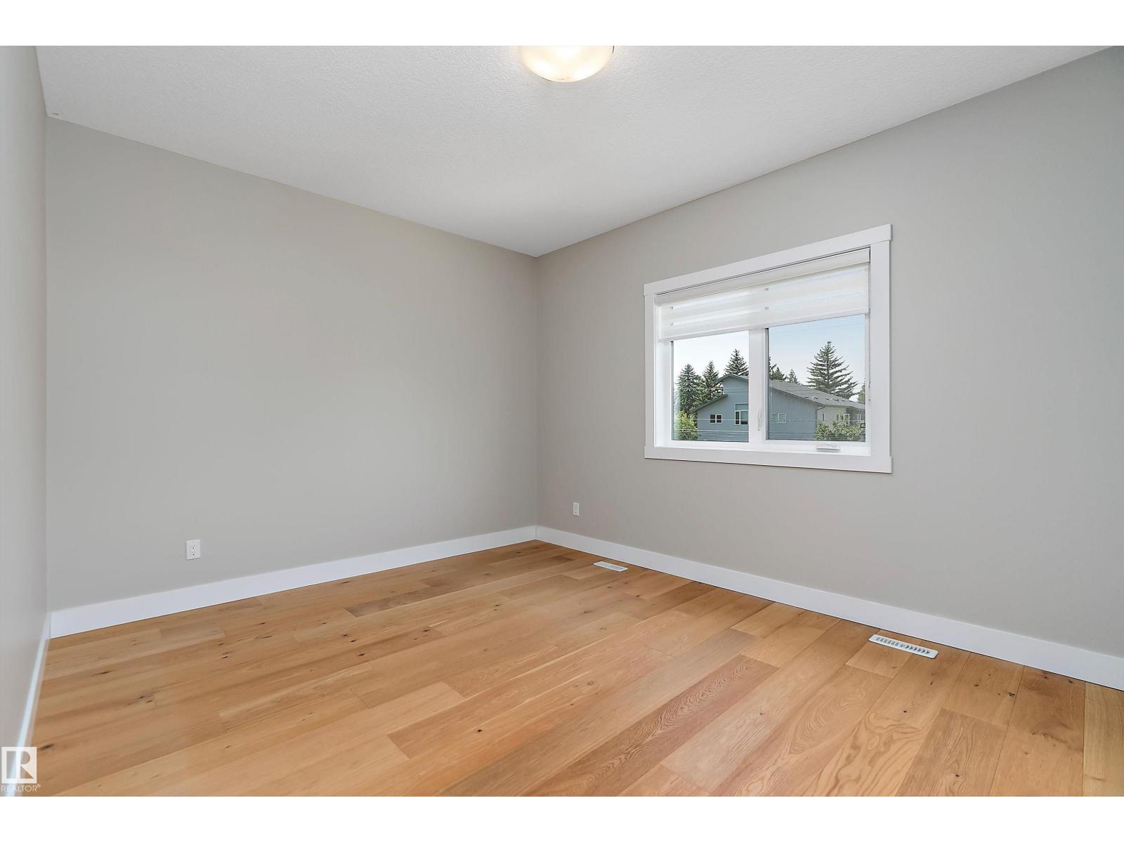 Photo 25 of 8422 117 St Nw, Edmonton AB