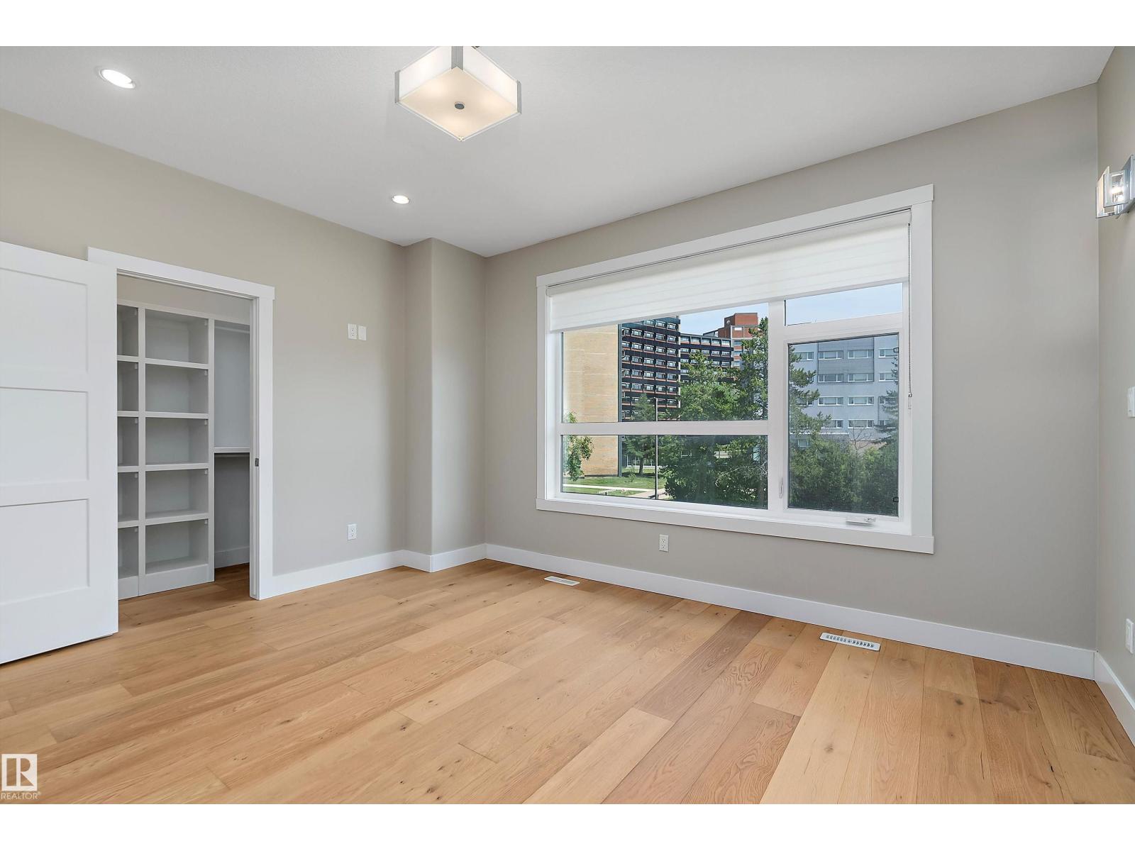 Photo 35 of 8422 117 St Nw, Edmonton AB