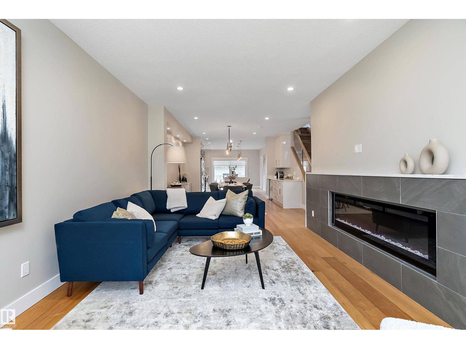 Photo 4 of 8422 117 St Nw, Edmonton AB