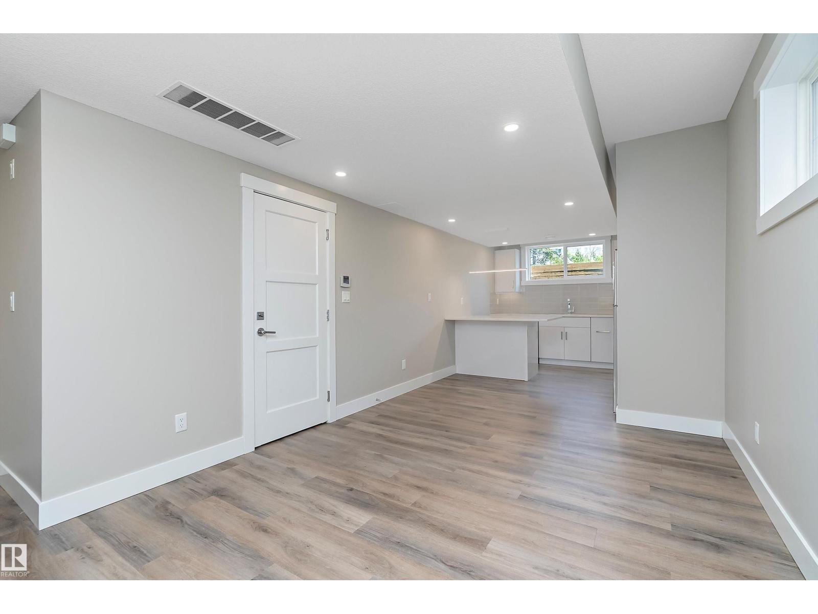Photo 43 of 8422 117 St Nw, Edmonton AB