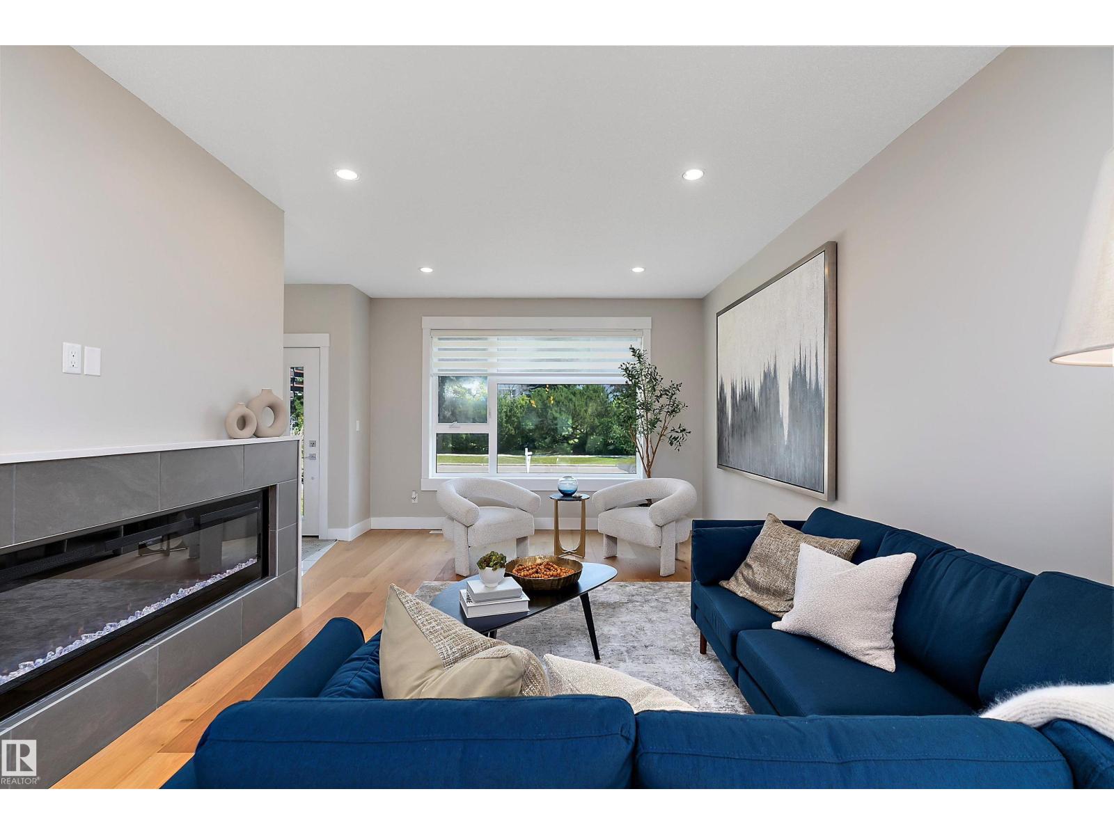 Photo 9 of 8422 117 St Nw, Edmonton AB