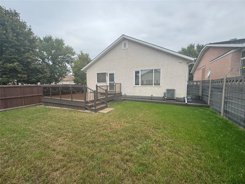 Photo 15 of 211 Eaglemere Drive, Winnipeg MB