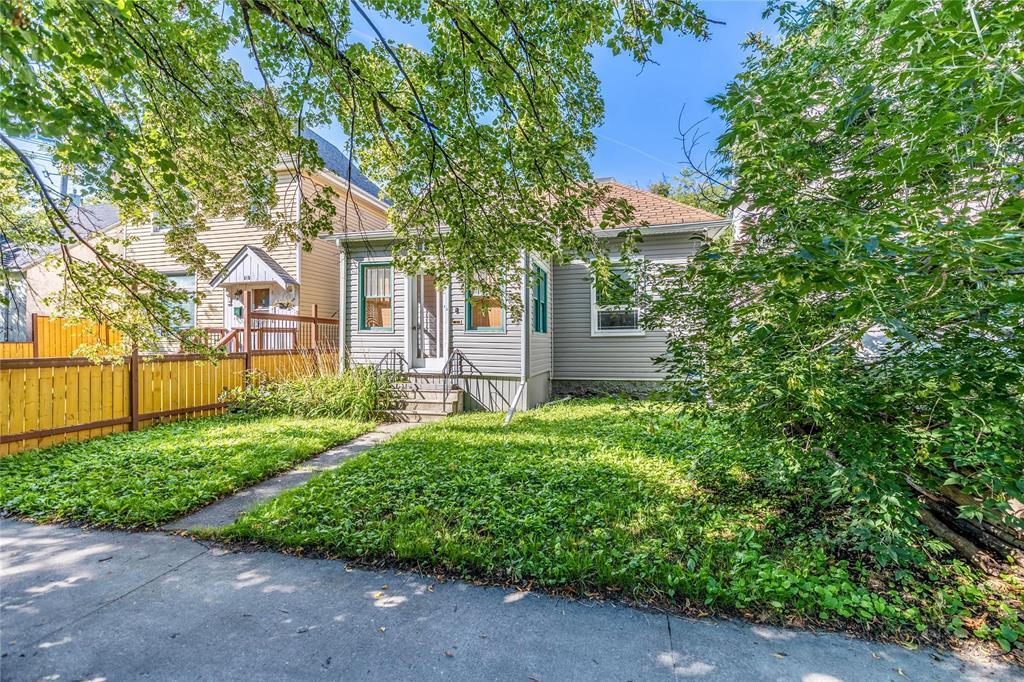 Photo 7 of 119 Lewis Street, Winnipeg MB