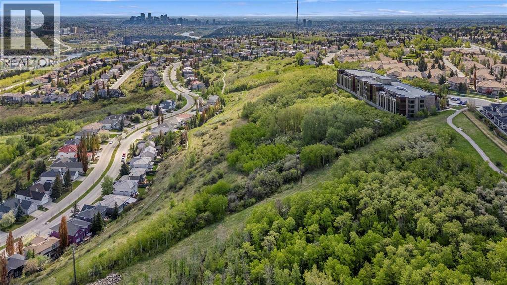 Single Family House for Sale in   Cougar Ridge Landing SW Patterson Calgary 