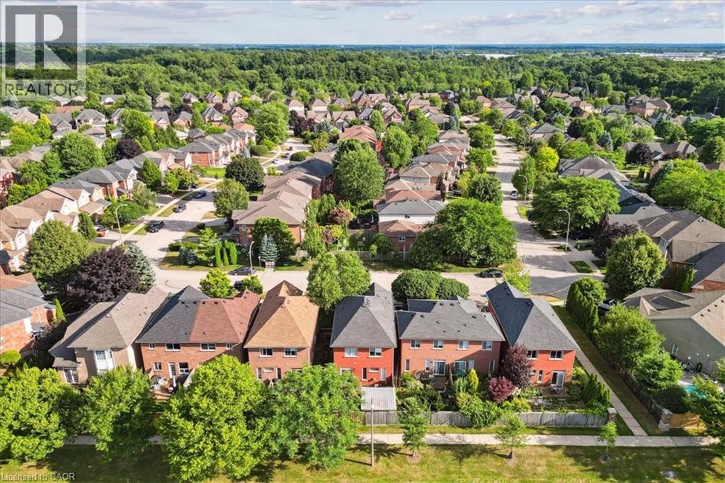 Photo 38 of 70 Moore Crescent, Ancaster ON
