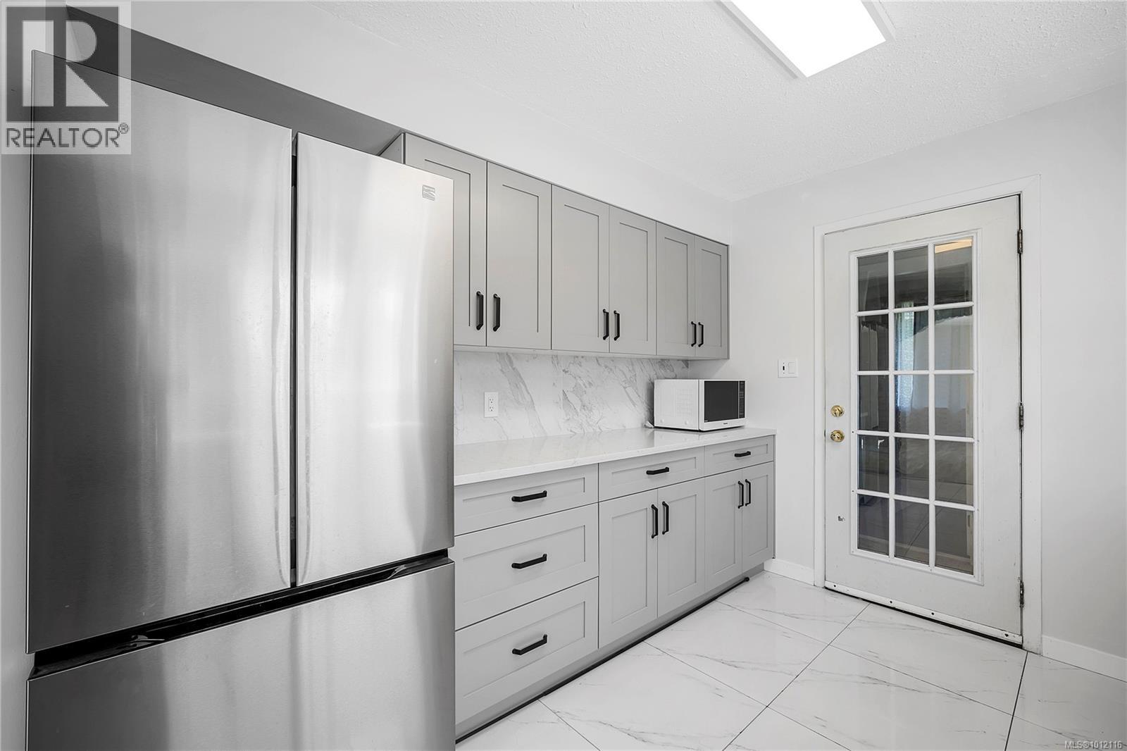 Photo 17 of 1416 White St, Nanaimo BC
