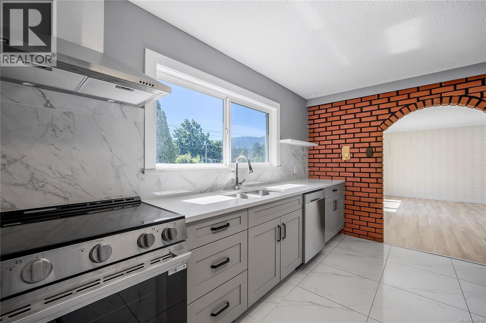 Photo 15 of 1416 White St, Nanaimo BC