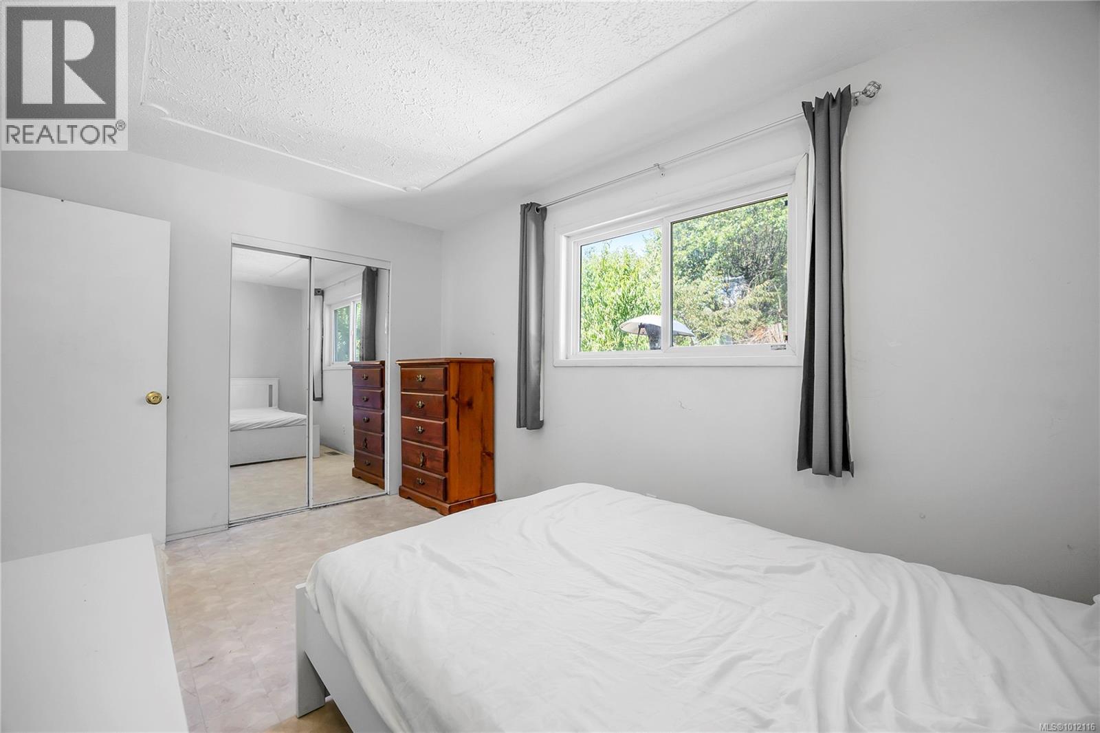 Photo 4 of 1416 White St, Nanaimo BC