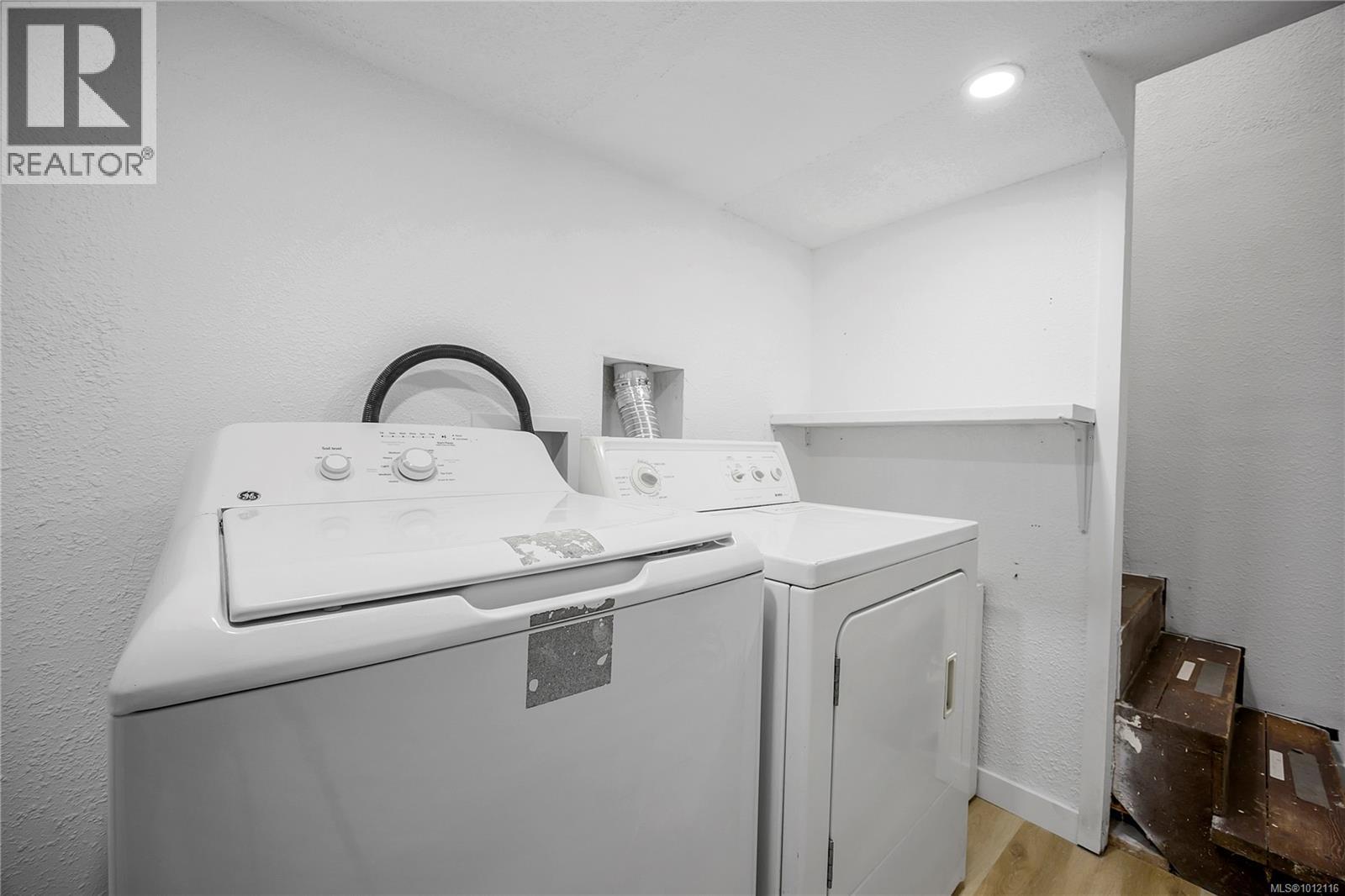 Photo 5 of 1416 White St, Nanaimo BC
