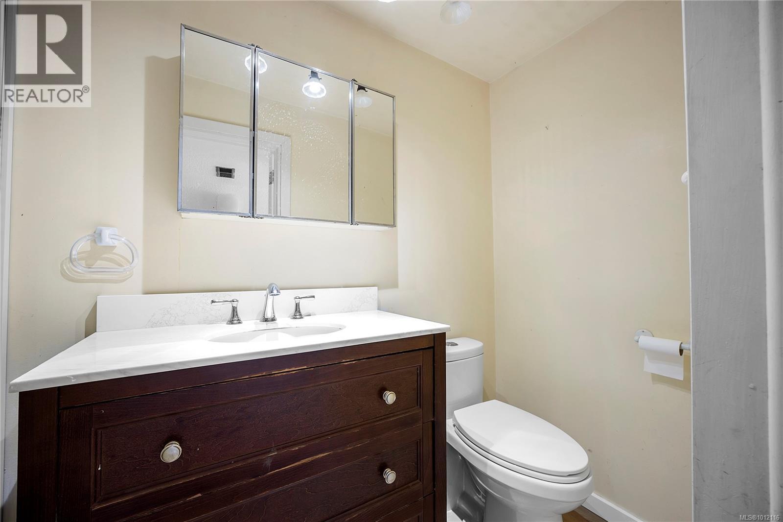 Photo 14 of 1416 White St, Nanaimo BC