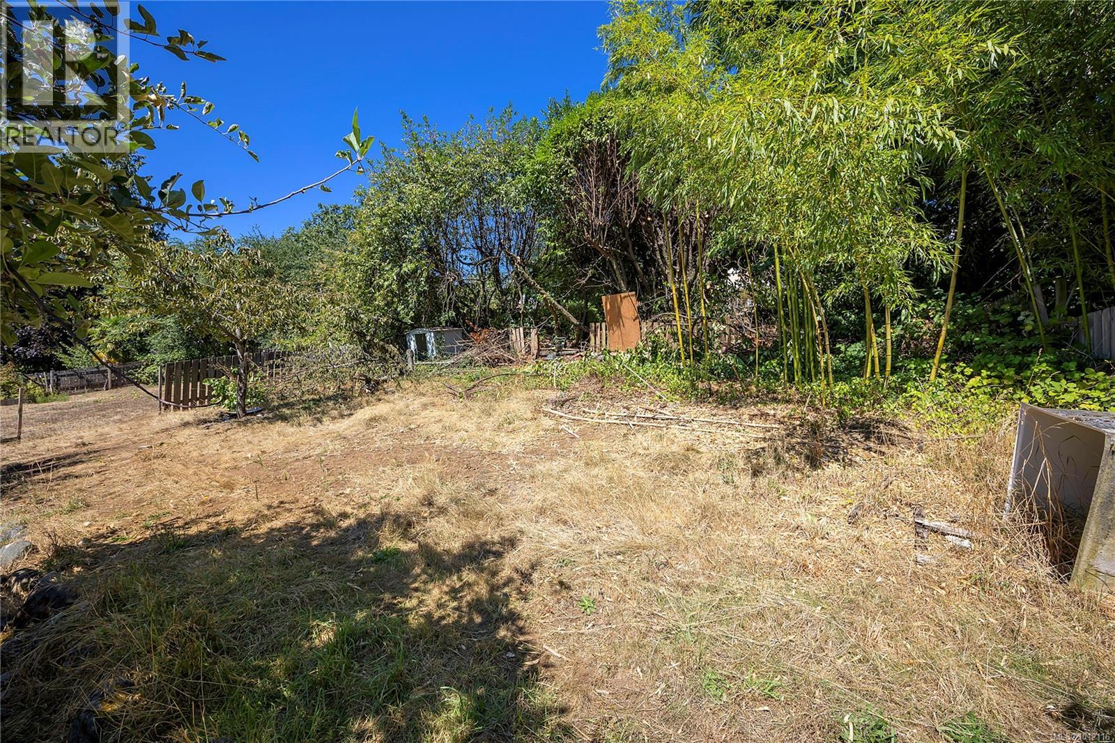 Photo 3 of 1416 White St, Nanaimo BC