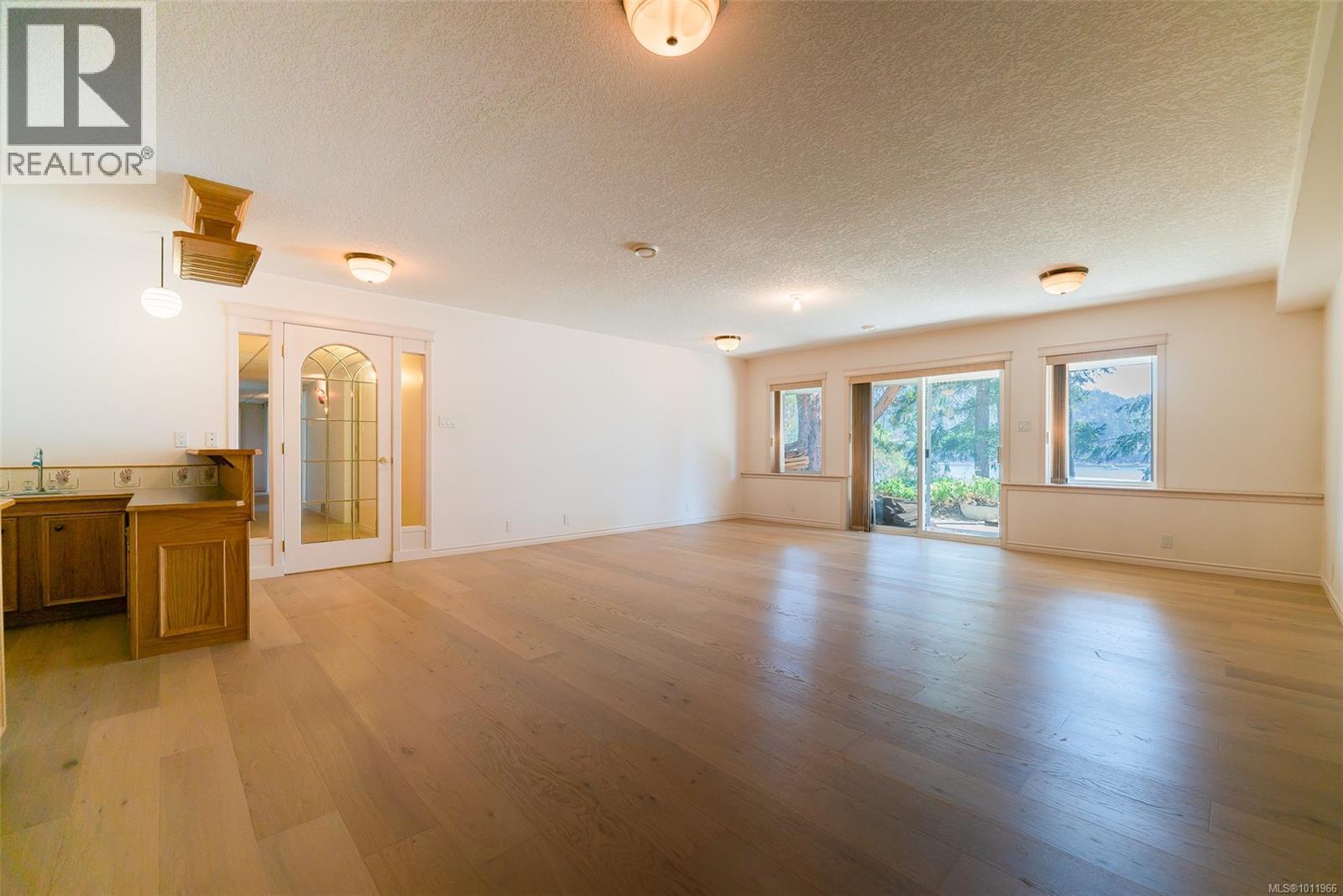 Photo 13 of 5030 Limberis Dr, Ladysmith BC