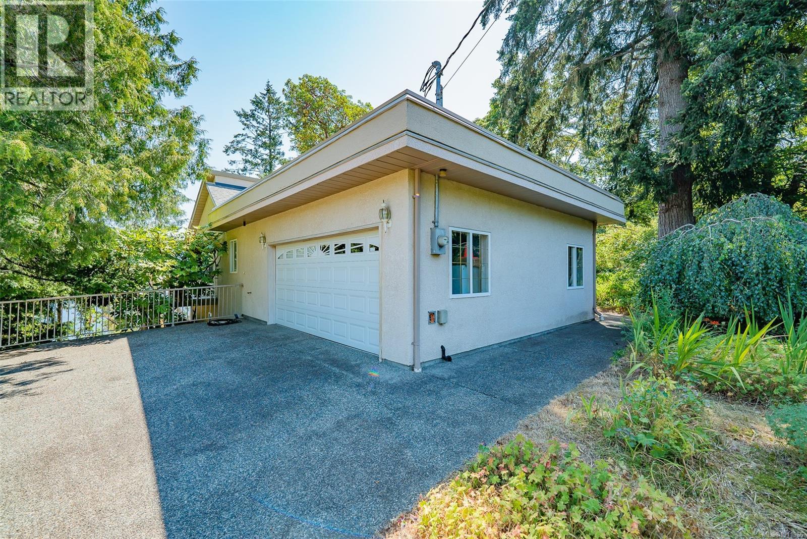 Photo 21 of 5030 Limberis Dr, Ladysmith BC