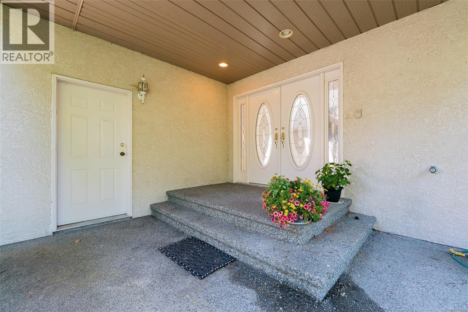 Photo 22 of 5030 Limberis Dr, Ladysmith BC