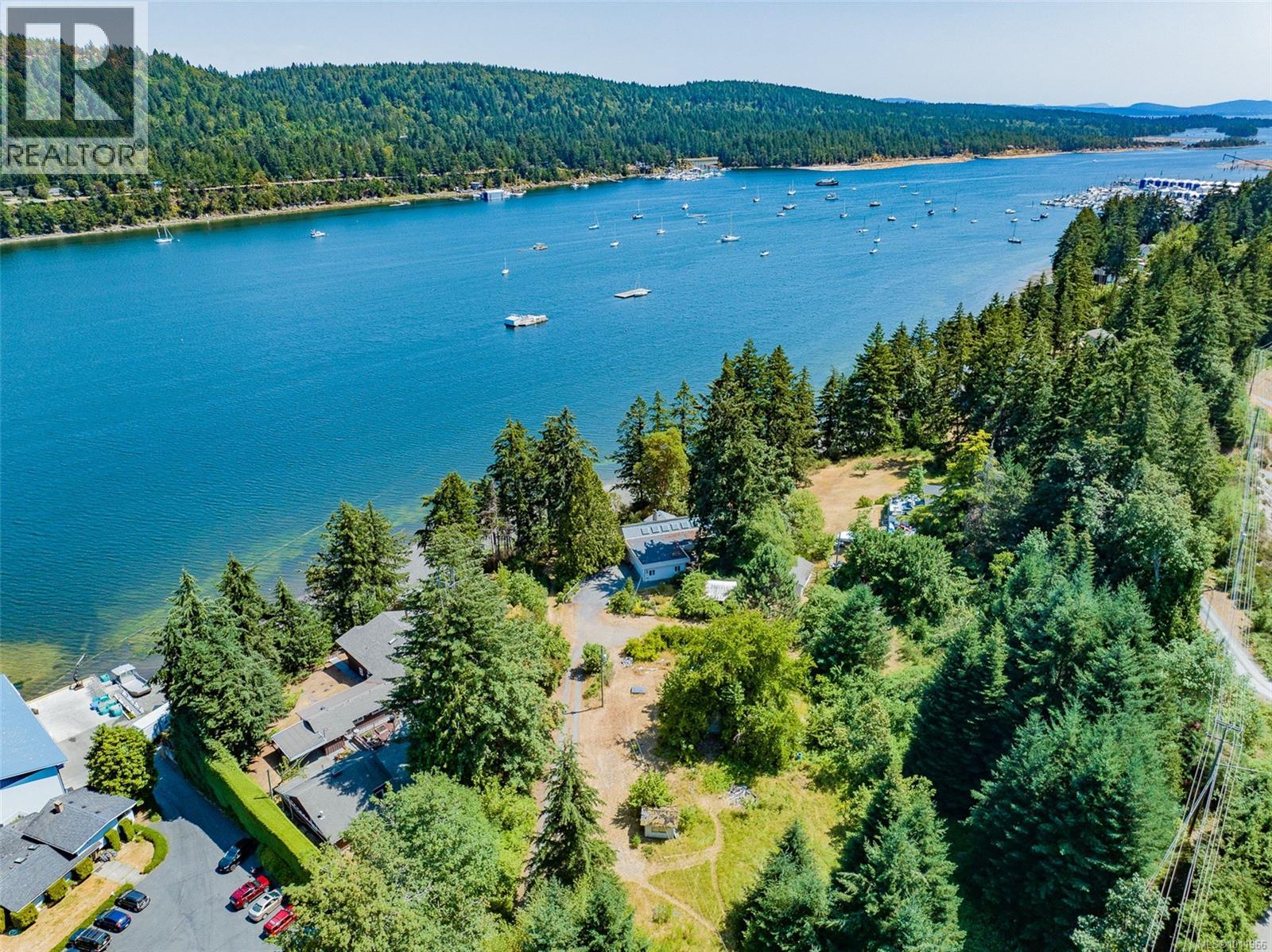 Photo 14 of 5030 Limberis Dr, Ladysmith BC