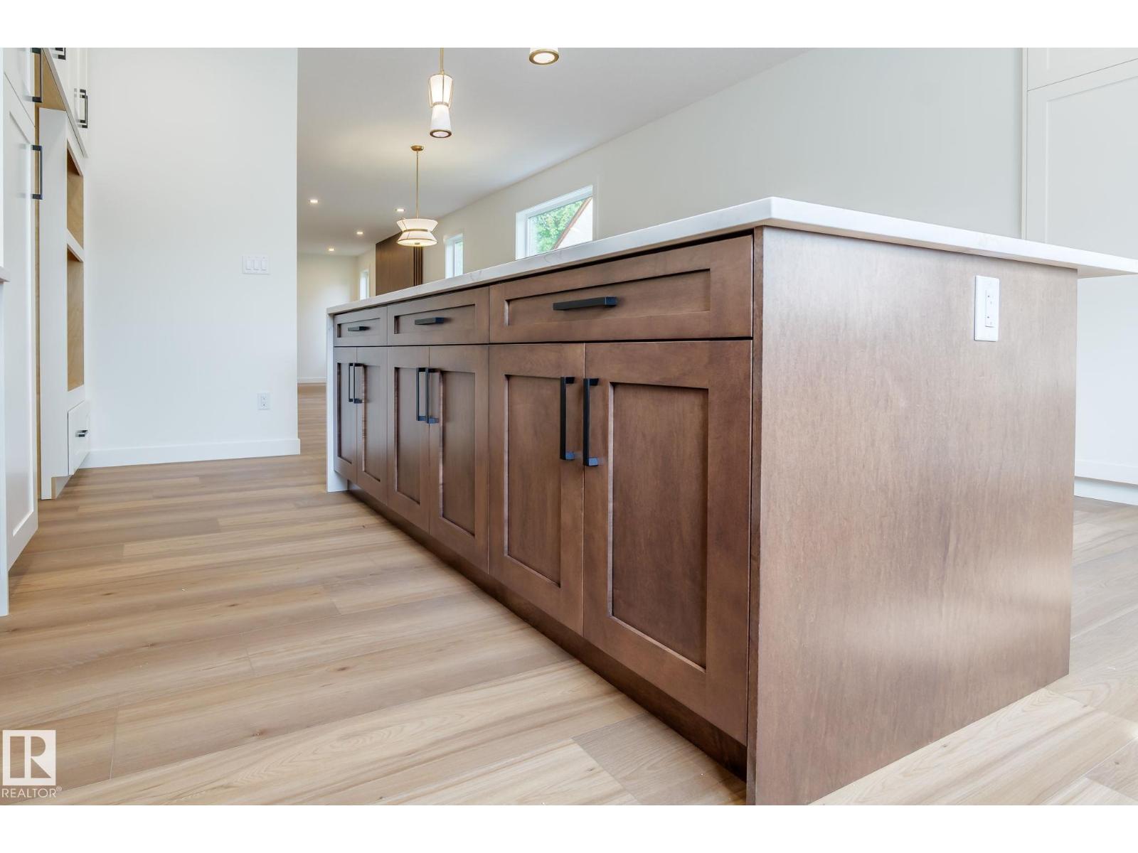 Photo 10 of 9629 152 St Nw, Edmonton AB