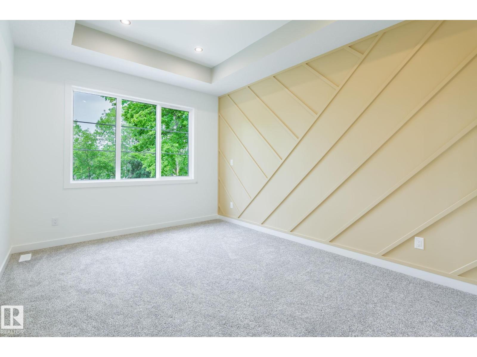 Photo 5 of 9629 152 St Nw, Edmonton AB
