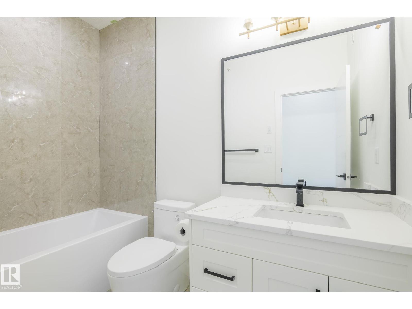 Photo 18 of 9629 152 St Nw, Edmonton AB
