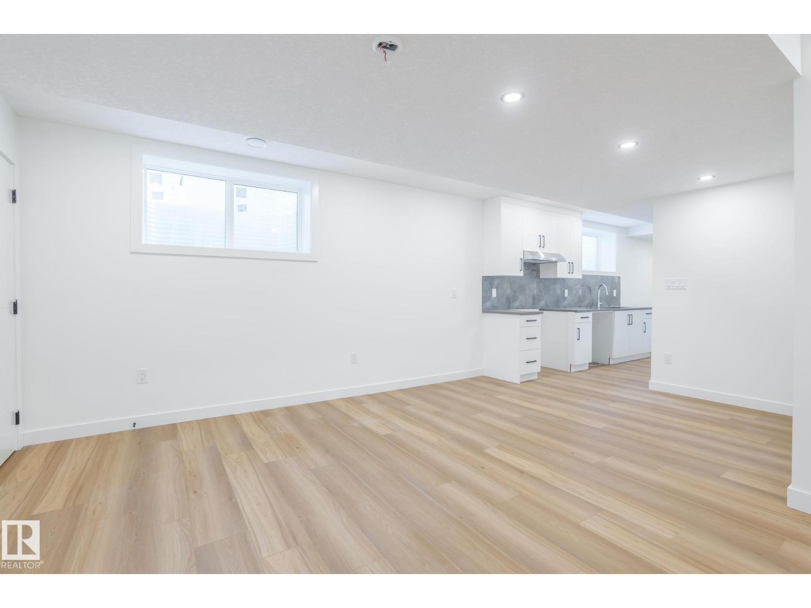 Photo 46 of 9629 152 St Nw, Edmonton AB
