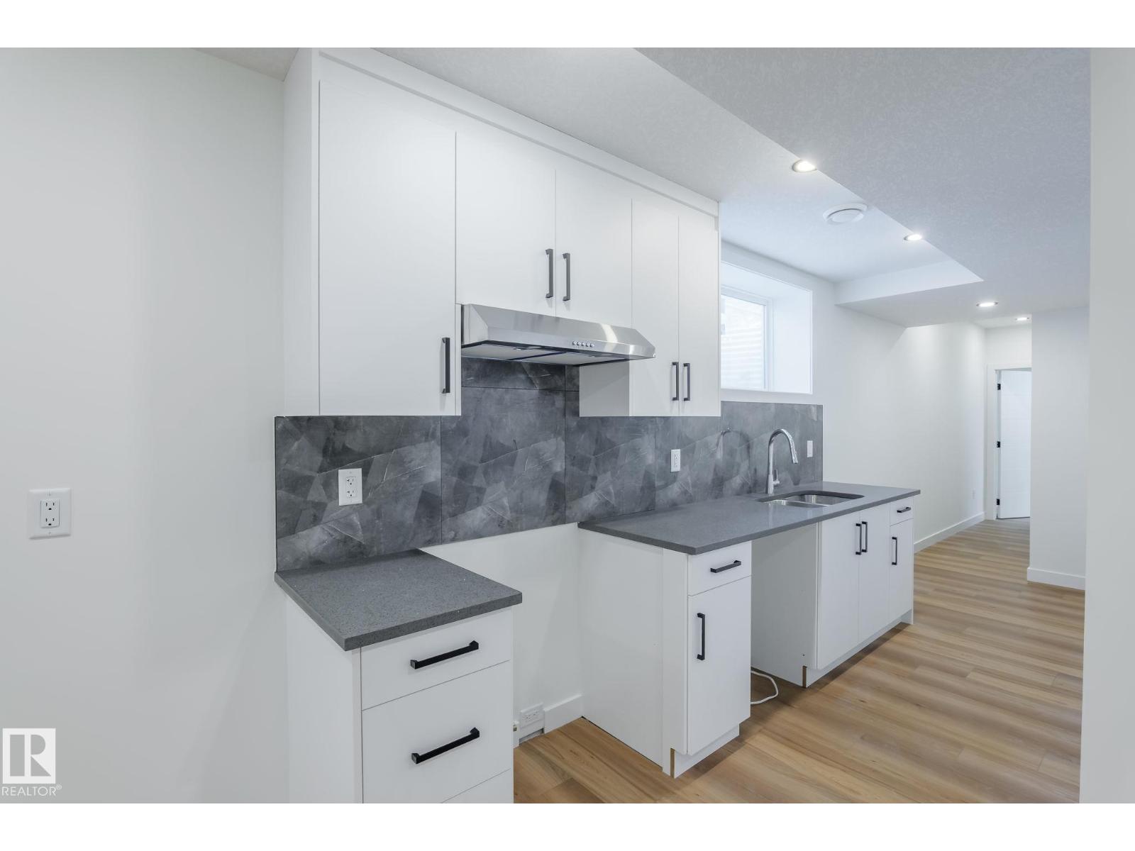 Photo 20 of 9629 152 St Nw, Edmonton AB
