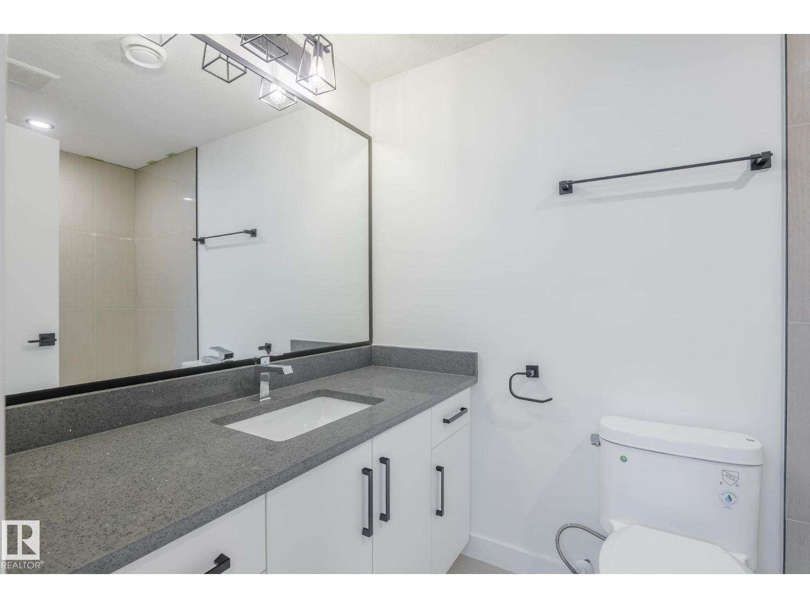 Photo 8 of 9629 152 St Nw, Edmonton AB