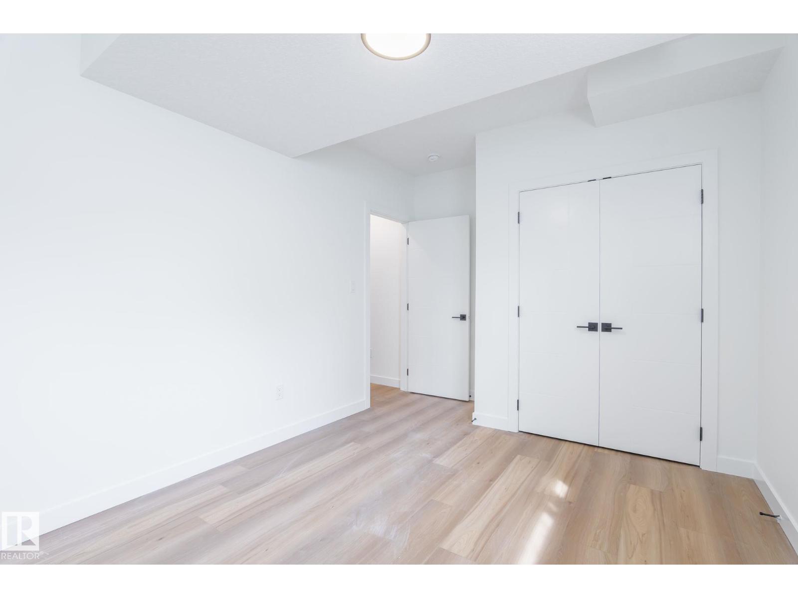 Photo 33 of 9629 152 St Nw, Edmonton AB