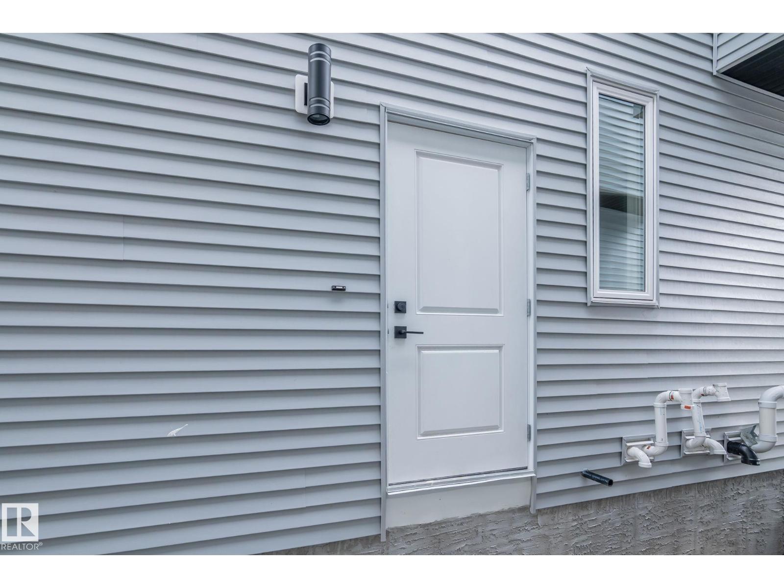 Photo 7 of 9629 152 St Nw, Edmonton AB