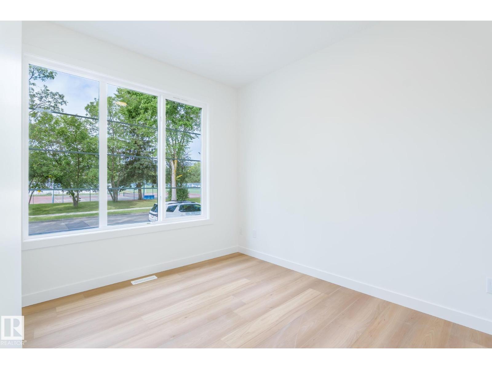 Photo 37 of 9629 152 St Nw, Edmonton AB