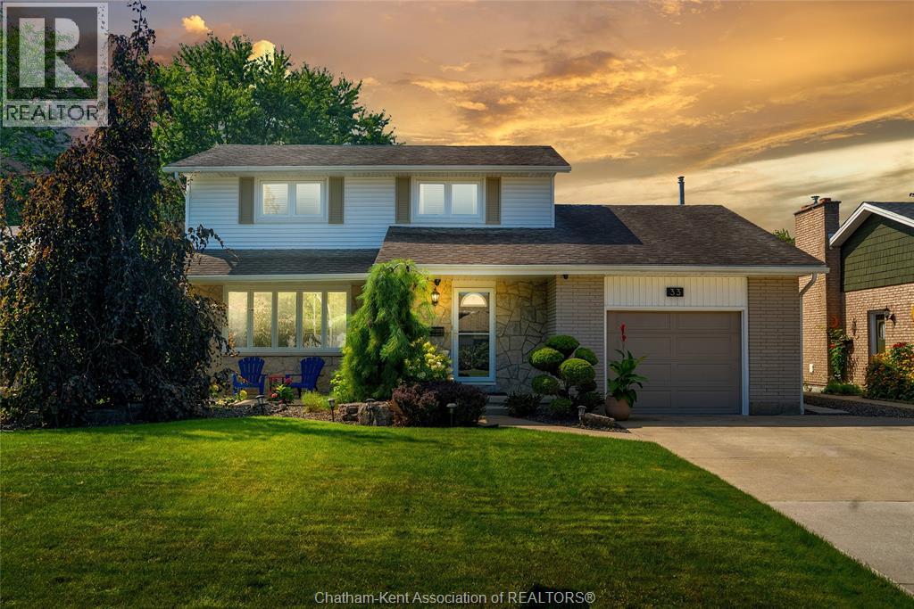 Photo 2 of 33 Sylvester Drive, Chatham ON