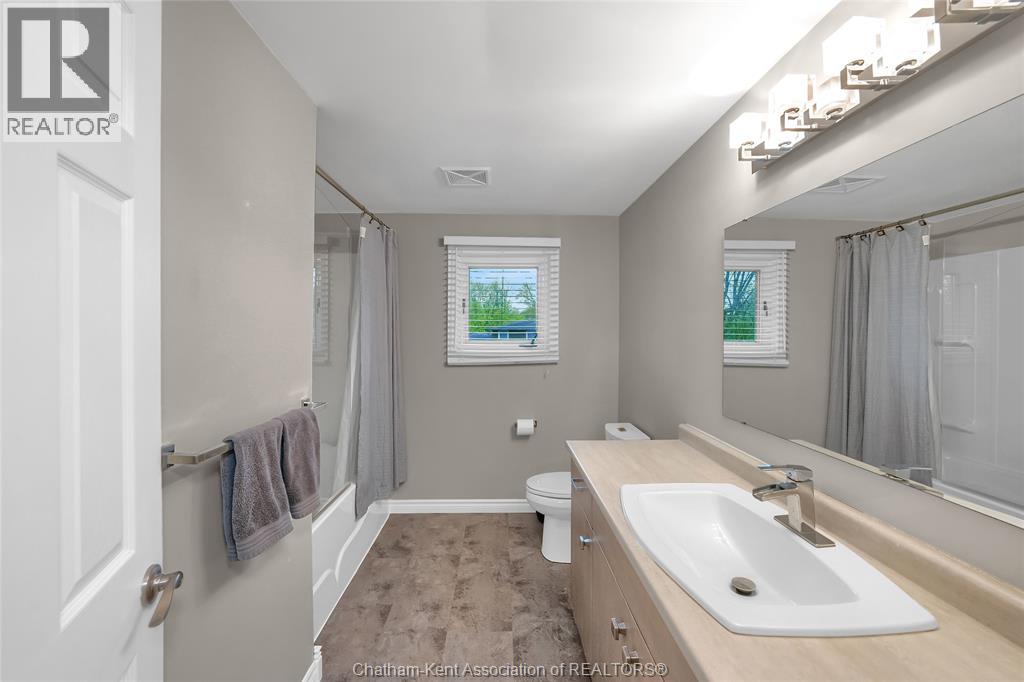 Photo 22 of 33 Sylvester Drive, Chatham ON